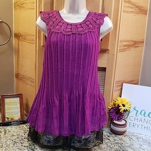 By Deep purple pleat & lace top medium Nwt